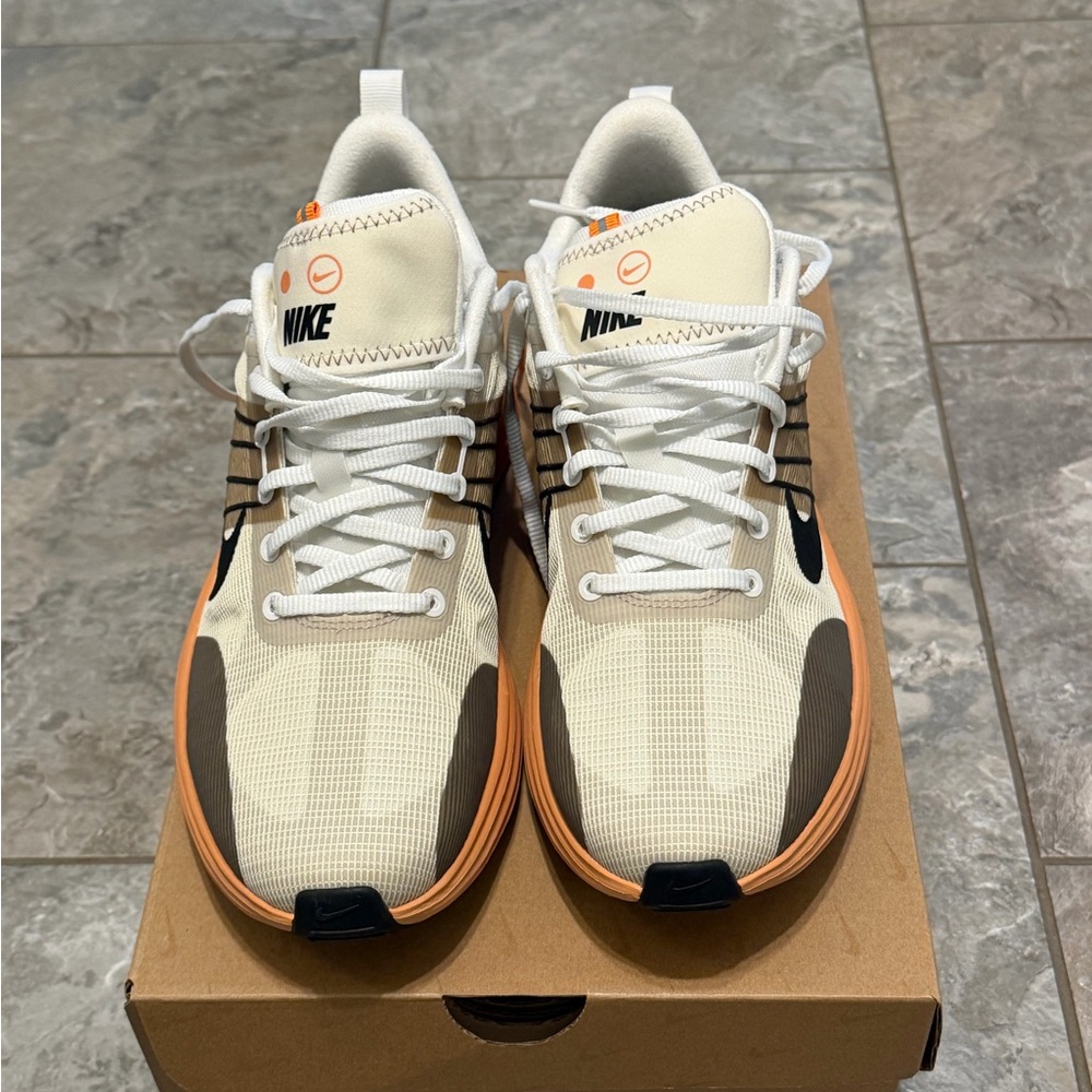 Nike Lunar Roam BRAND NEW